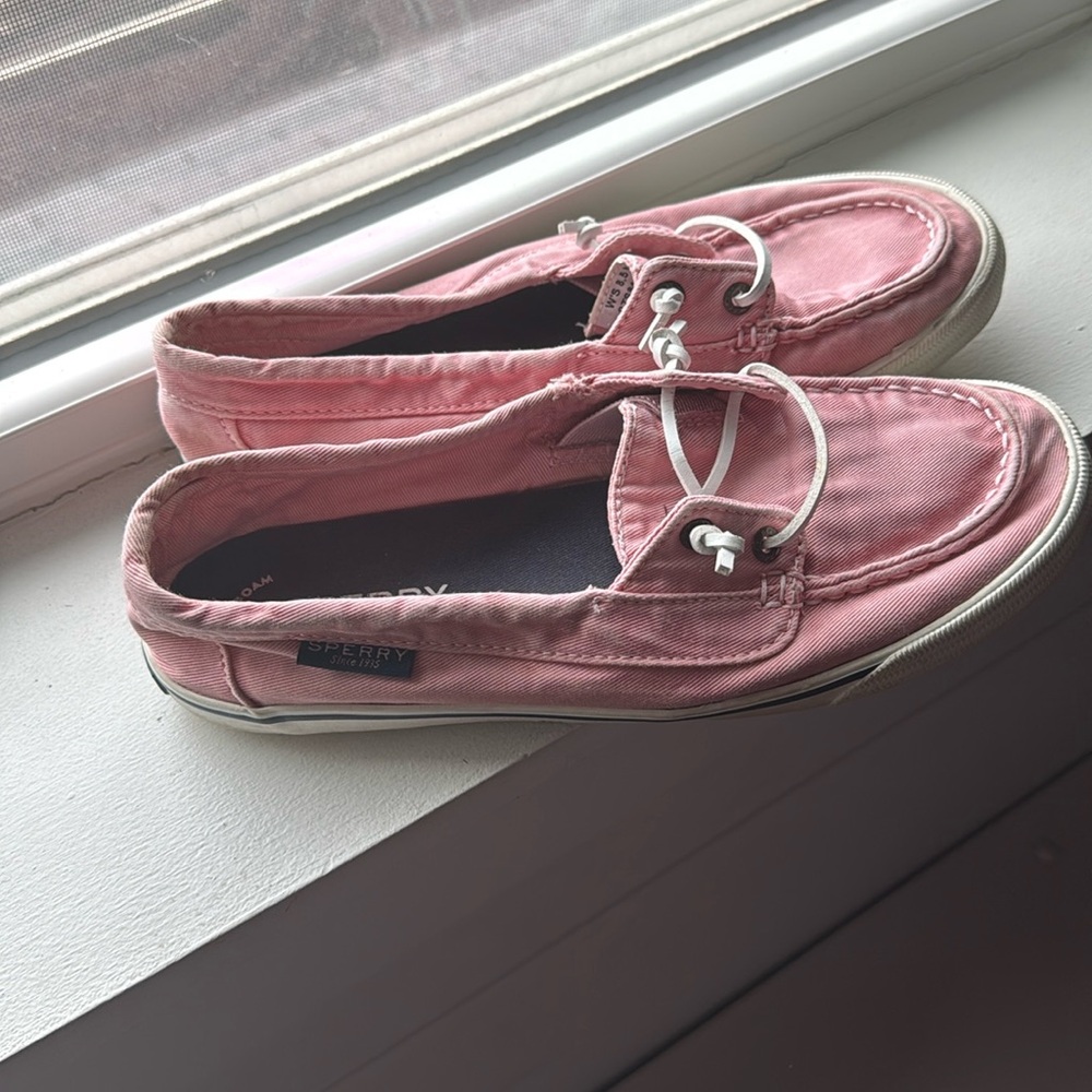 Sperry Women's Pink Boat Shoes size 8.5